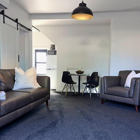 Apartment 1 - Haddin Court - Executive One Bedroom بلينهايم المظهر الخارجي الصورة