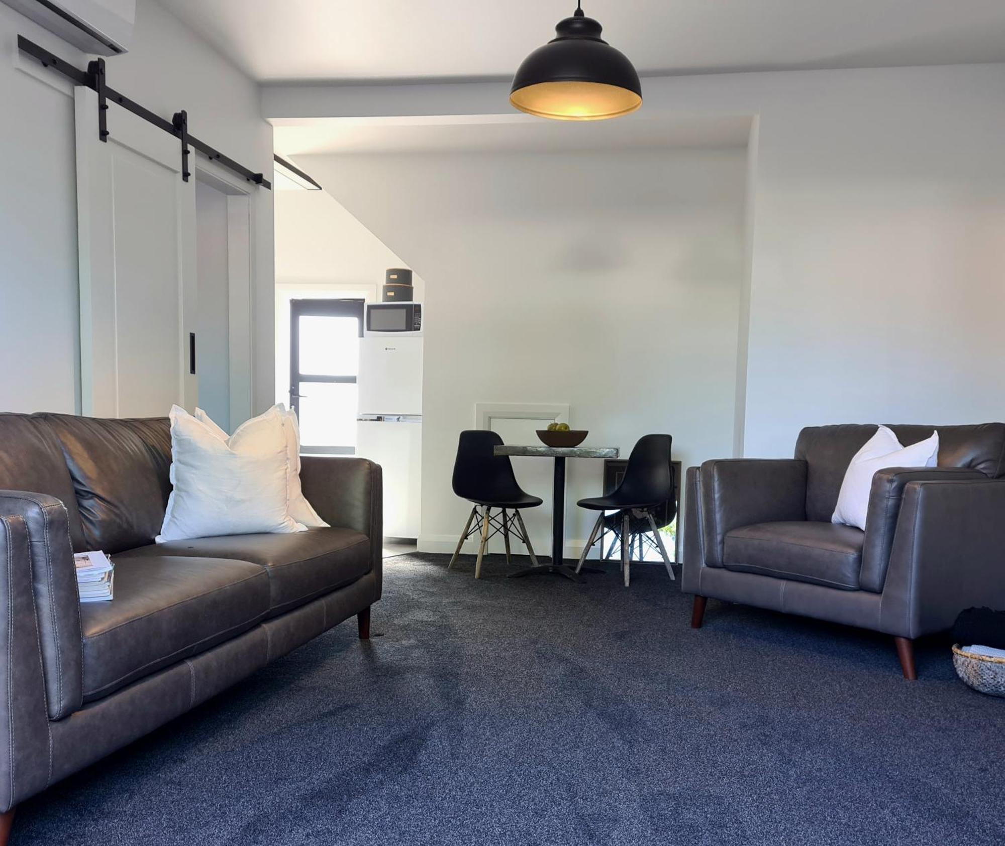 Apartment 1 - Haddin Court - Executive One Bedroom بلينهايم المظهر الخارجي الصورة